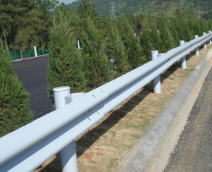 上海两波护栏板施工案例
